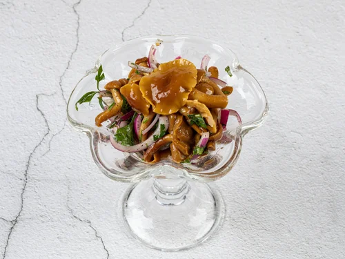 Грибы маринованные