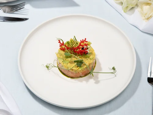 Тартар из лосося с авокадо